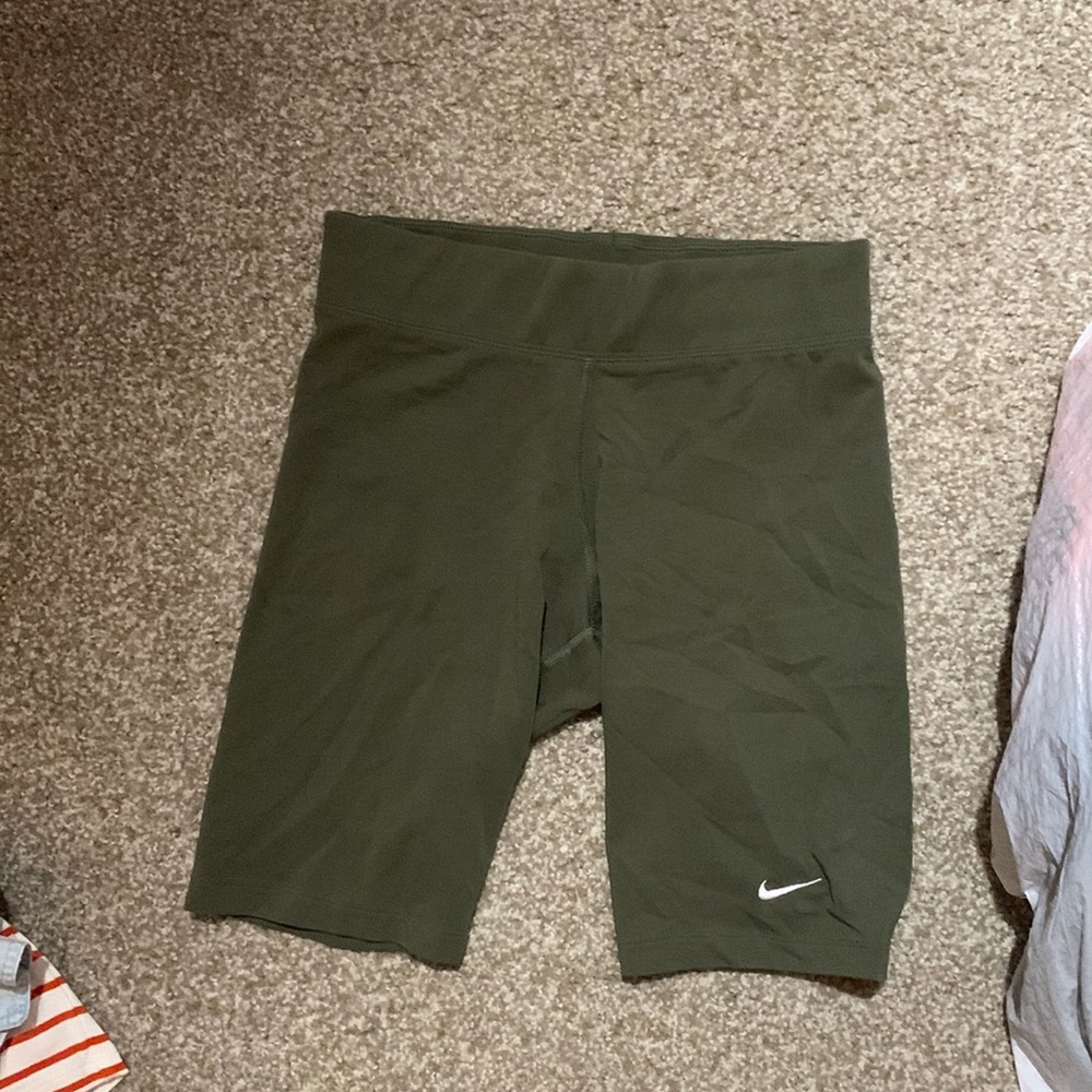 NIKE biker short, size S, 7 inch inseam